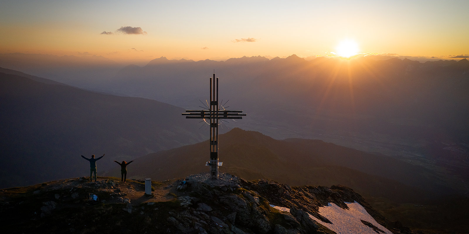 Gipfelkreuz in der Abendsonne, Fotograf: becknaphoto.com